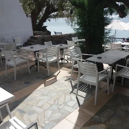 מלון דירות Polydoros Appartments 2*
