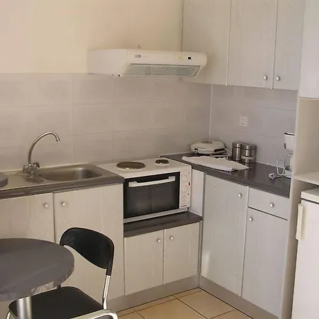 מלון דירות Polydoros Appartments 2*