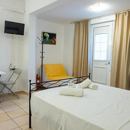 Polydoros Appartments מלון דירות