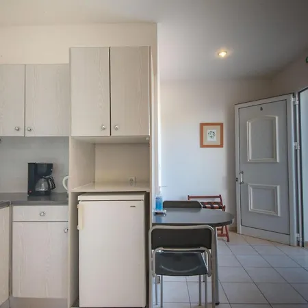 מלון דירות Polydoros Appartments 2*
