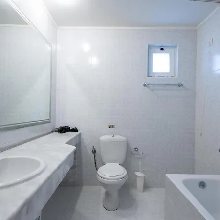 Polydoros Appartments מלון דירות 2*