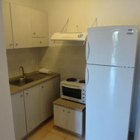 מלון דירות Polydoros Appartments 2*