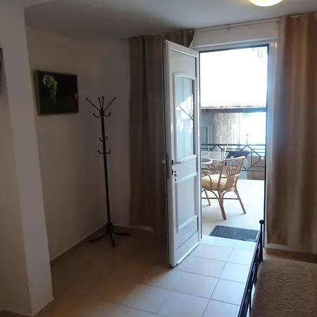 Polydoros Appartments מלון דירות